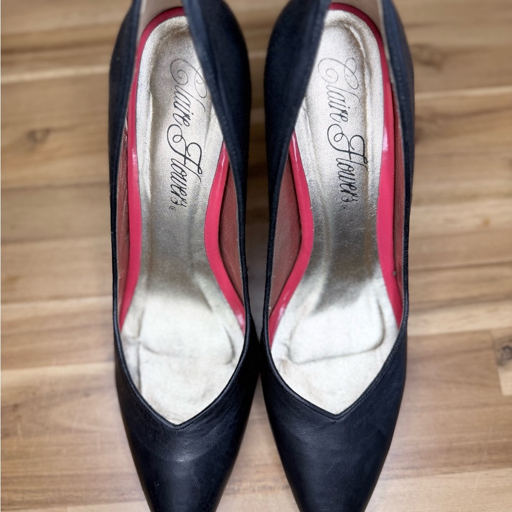 Claire Flowers Women’s Black Pointed Toe Pumps w/ gold accents